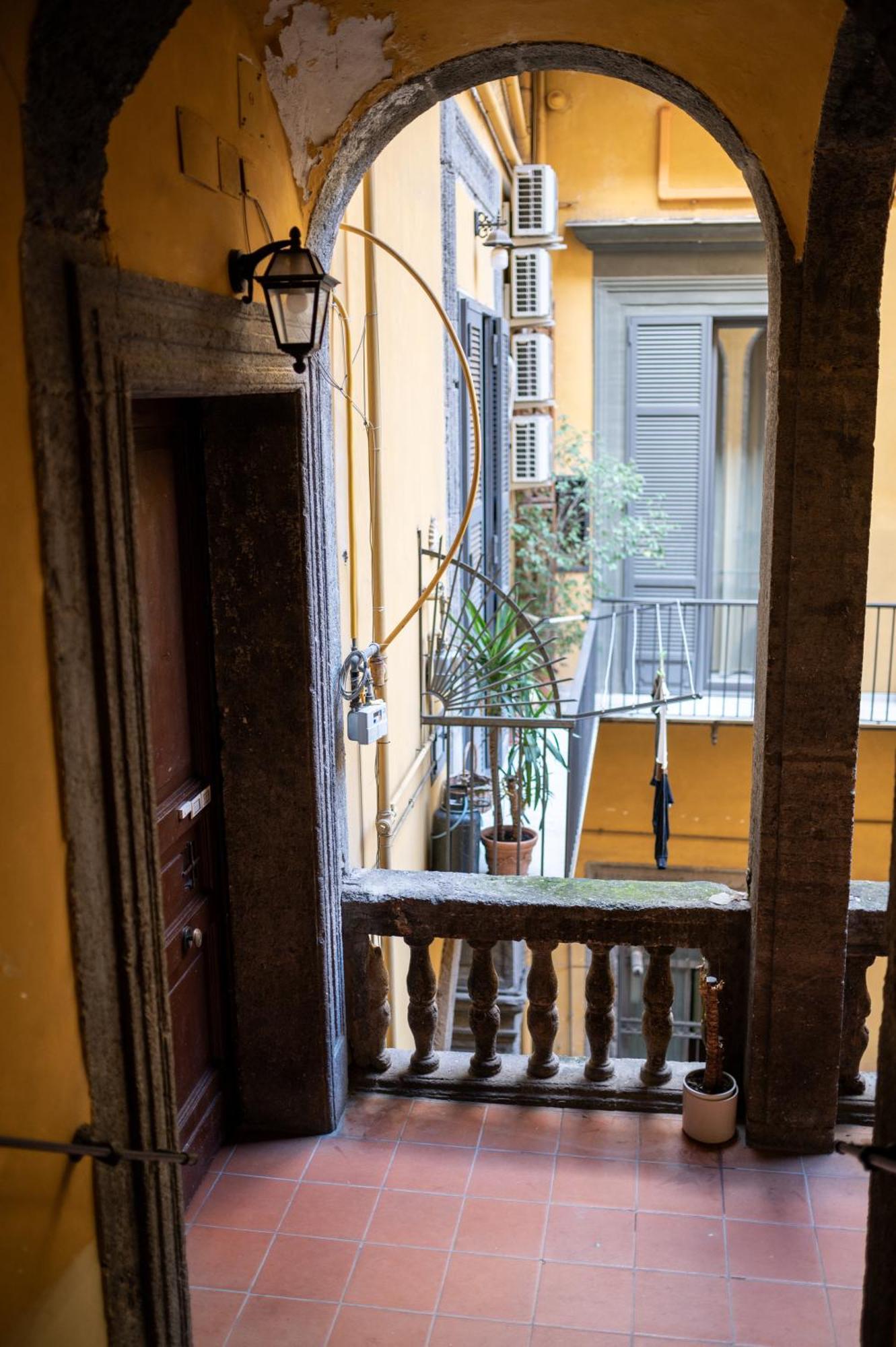 Stay Soft Apartment - Centro Storico Napoli Extérieur photo